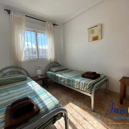 La Cinuelica, R3 1st Floor Com Pool L149 *